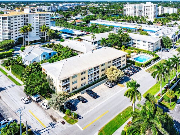 80 Venetian Drive 304s, Delray Beach FL 33483