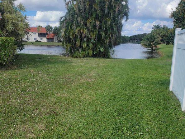 27 Vista Del Rio, Boynton Beach FL 33426