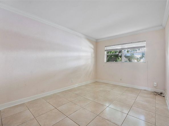 4050 NE 12th Ter 392, Oakland Park FL 33334