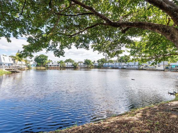 4050 NE 12th Ter 392, Oakland Park FL 33334