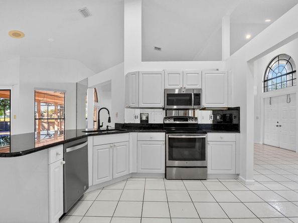 172 Monterey Way, Royal Palm Beach FL 33411