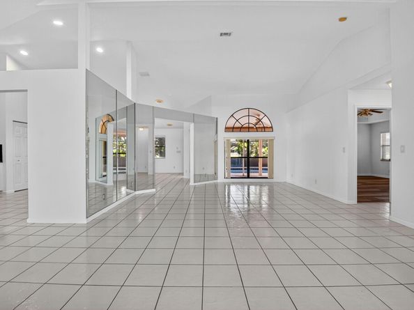 172 Monterey Way, Royal Palm Beach FL 33411