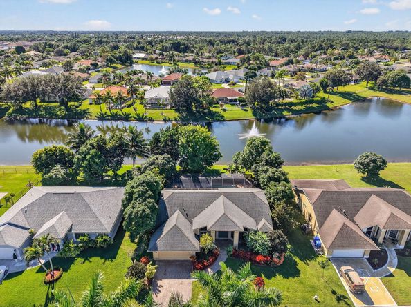 172 Monterey Way, Royal Palm Beach FL 33411