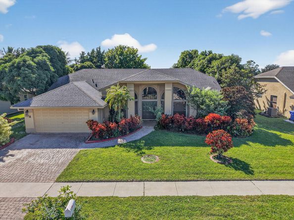 172 Monterey Way, Royal Palm Beach FL 33411