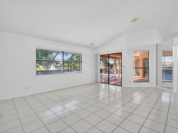 172 Monterey Way, Royal Palm Beach FL 33411