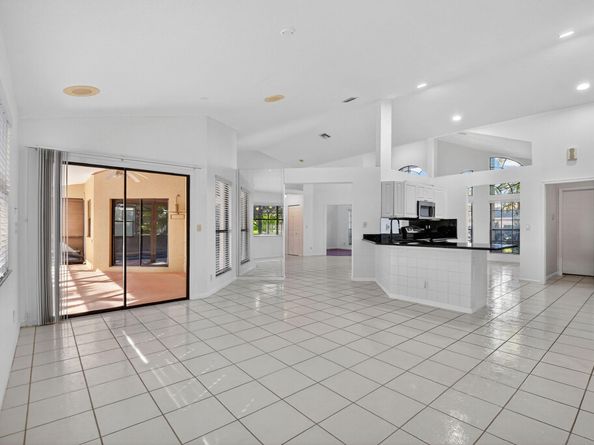 172 Monterey Way, Royal Palm Beach FL 33411