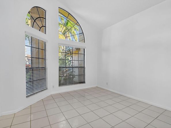 172 Monterey Way, Royal Palm Beach FL 33411