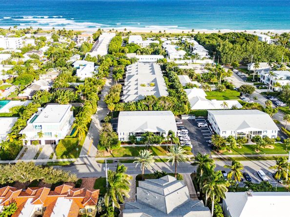 301 Venetian Drive 16, Delray Beach FL 33483