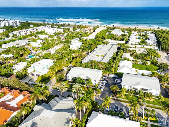 301 Venetian Drive 16, Delray Beach FL 33483