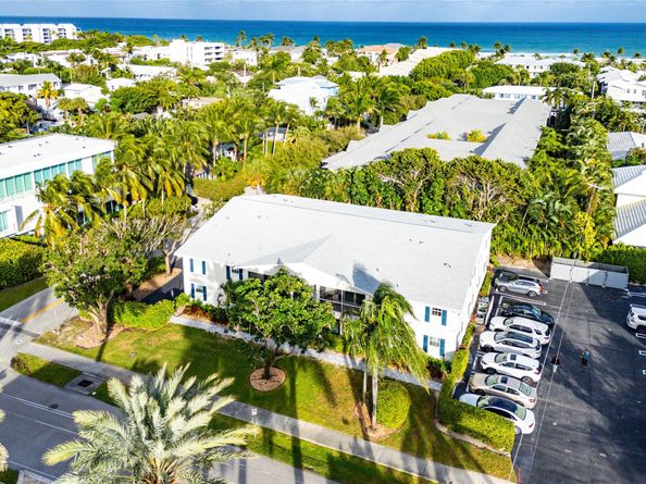 301 Venetian Drive 16, Delray Beach FL 33483