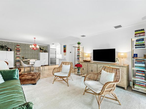 301 Venetian Drive 16, Delray Beach FL 33483