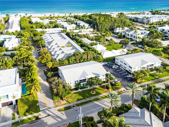 301 Venetian Drive 16, Delray Beach FL 33483