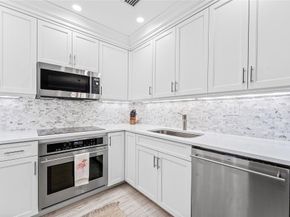 301 Venetian Drive 16, Delray Beach FL 33483