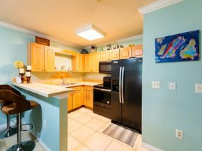 63 NW 17th Pl 6, Miami FL 33125