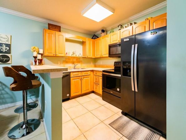 63 NW 17th Pl 6, Miami FL 33125