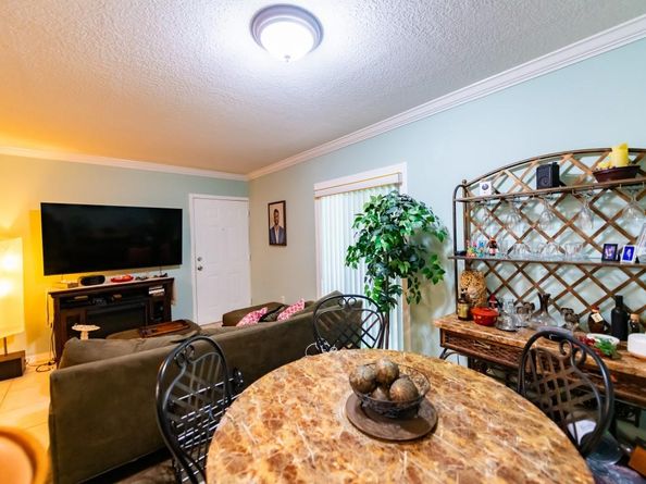 63 NW 17th Pl 6, Miami FL 33125