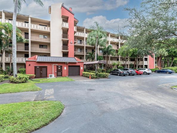 2208 S Cypress Bend Drive 407, Pompano Beach FL 33069