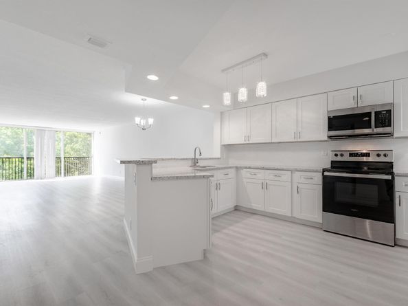 2208 S Cypress Bend Drive 407, Pompano Beach FL 33069