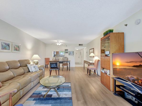 7770 Tahiti Lane 306, Lake Worth FL 33467