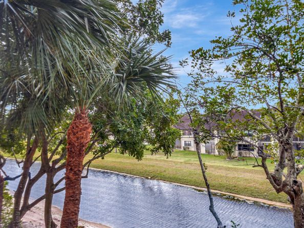 7770 Tahiti Lane 306, Lake Worth FL 33467