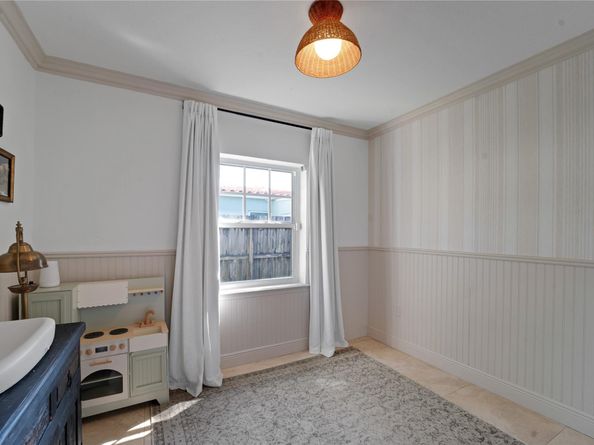 945 SW 19th St, Fort Lauderdale FL 33315