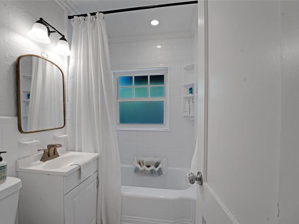 945 SW 19th St, Fort Lauderdale FL 33315