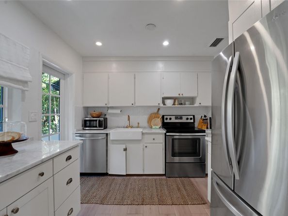 945 SW 19th St, Fort Lauderdale FL 33315