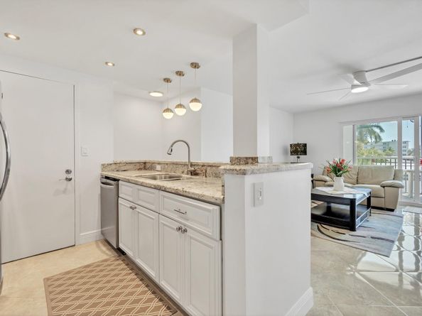 720 Bayshore Dr 304, Fort Lauderdale FL 33304