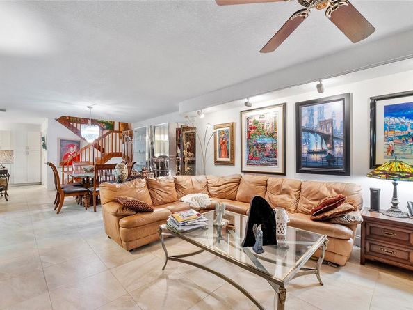 9101 SW 19 Place A, Davie FL 33324