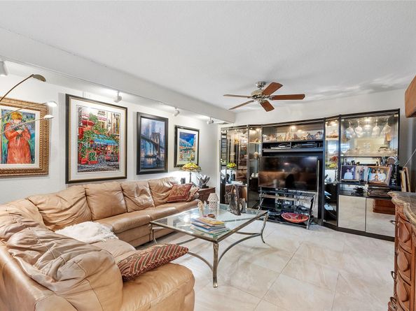 9101 SW 19 Place A, Davie FL 33324