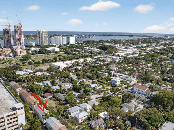 709 N St, West Palm Beach FL 33401