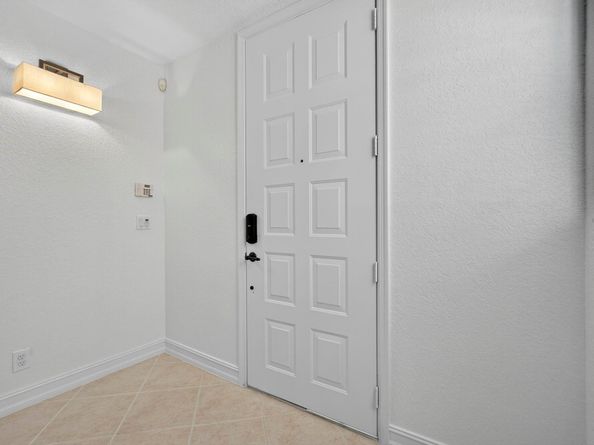 709 N St, West Palm Beach FL 33401