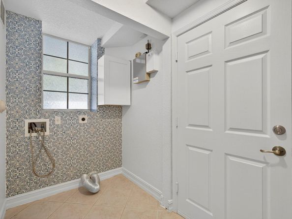 709 N St, West Palm Beach FL 33401