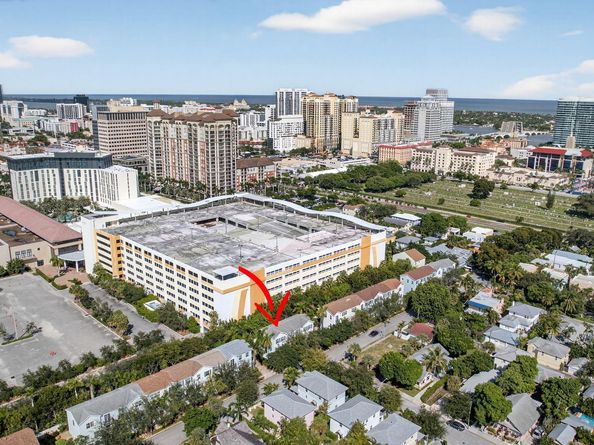 709 N St, West Palm Beach FL 33401