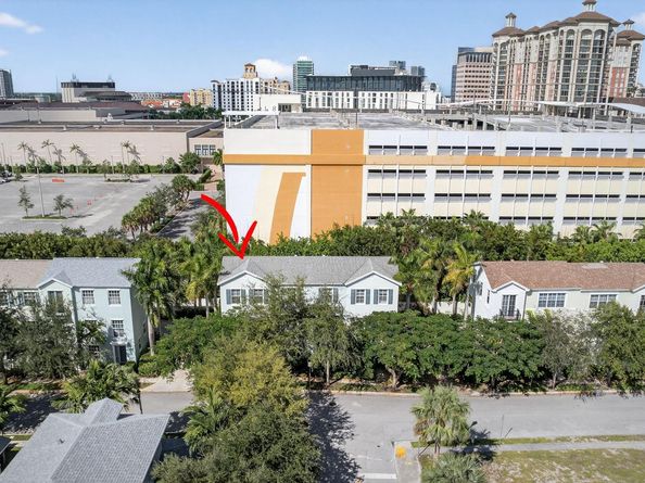 709 N St, West Palm Beach FL 33401