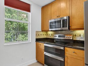 709 N St, West Palm Beach FL 33401