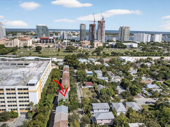 709 N St, West Palm Beach FL 33401