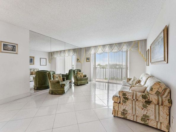 1009 N Ocean Boulevard 511, Pompano Beach FL 33062