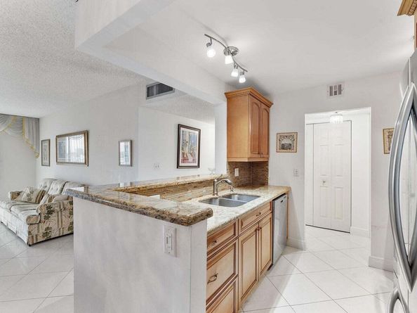 1009 N Ocean Boulevard 511, Pompano Beach FL 33062