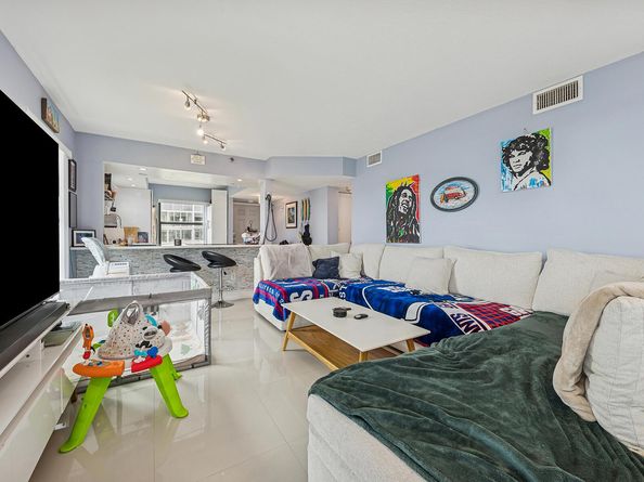 896 N Federal Highway 124, Lantana FL 33462