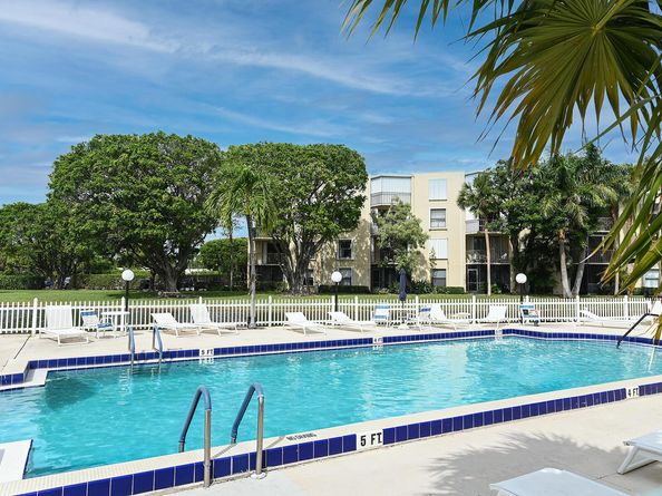 896 N Federal Highway 124, Lantana FL 33462