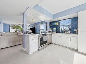 896 N Federal Highway 124, Lantana FL 33462