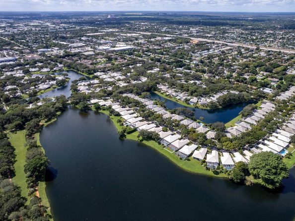 2901 Lakemont Court, Palm Beach Gardens FL 33403
