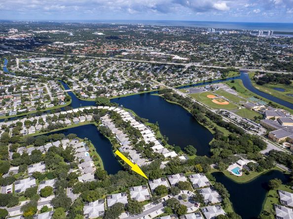 2901 Lakemont Court, Palm Beach Gardens FL 33403