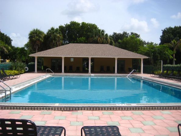 704 Meadows Circle 704, Boynton Beach FL 33436