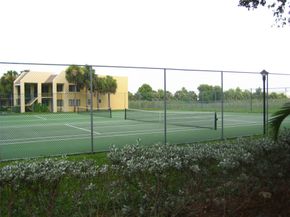 704 Meadows Circle 704, Boynton Beach FL 33436