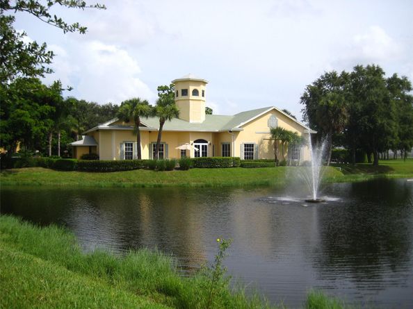 704 Meadows Circle 704, Boynton Beach FL 33436