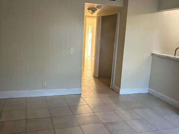 704 Meadows Circle 704, Boynton Beach FL 33436