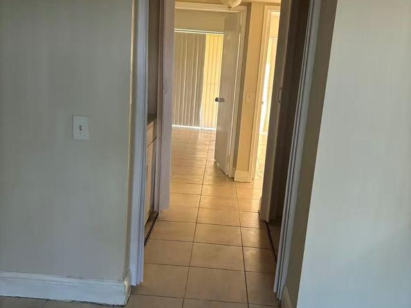 704 Meadows Circle 704, Boynton Beach FL 33436