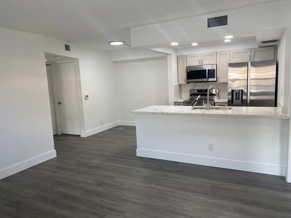 9466 Boca Cove Circle 303, Boca Raton FL 33428